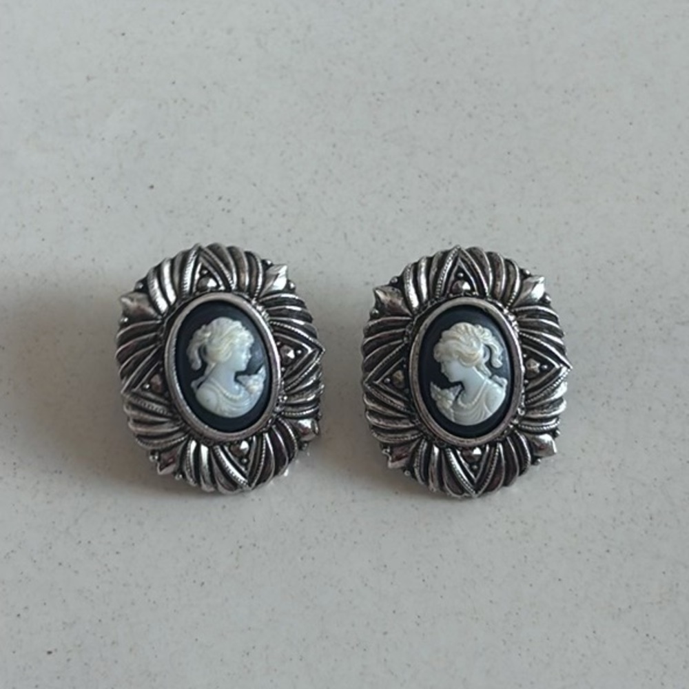 Vintage Cameo Pierced Earrings Silver Tone Victorian